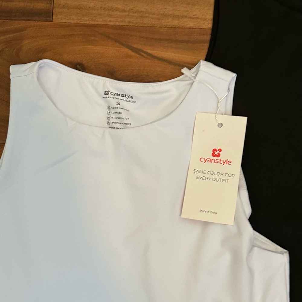 Women's Black and White Athletic Tank Tops Sz S - Picture 2 of 3